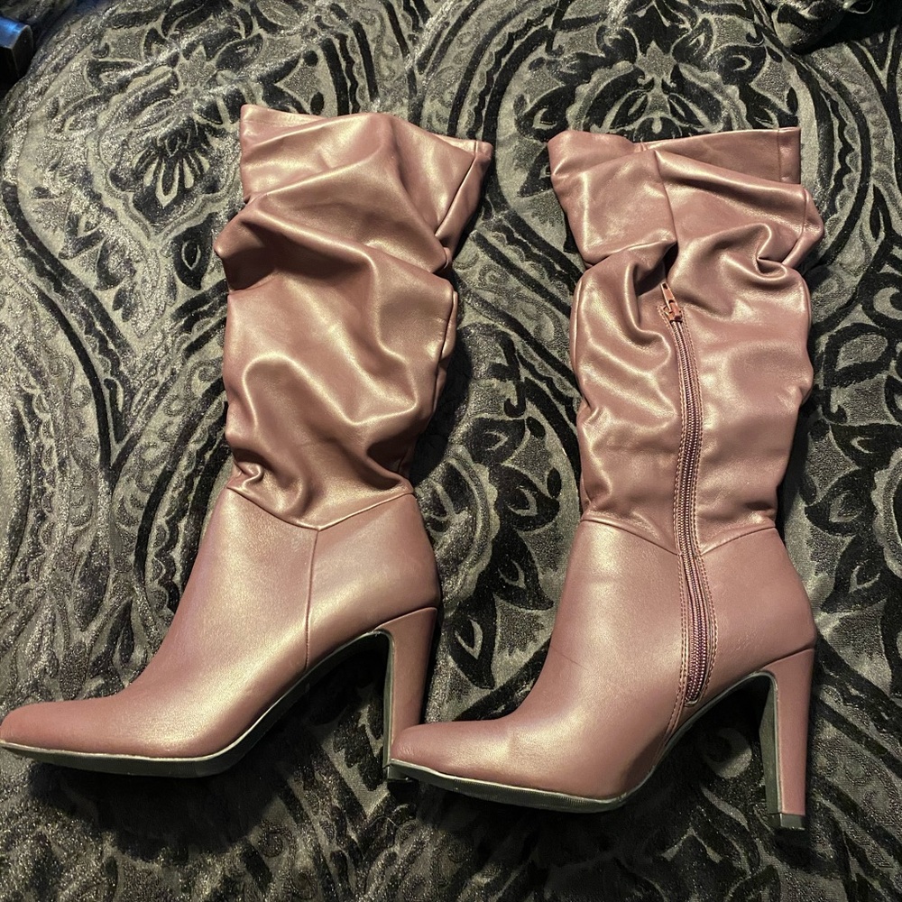 Mauve Heel Boots